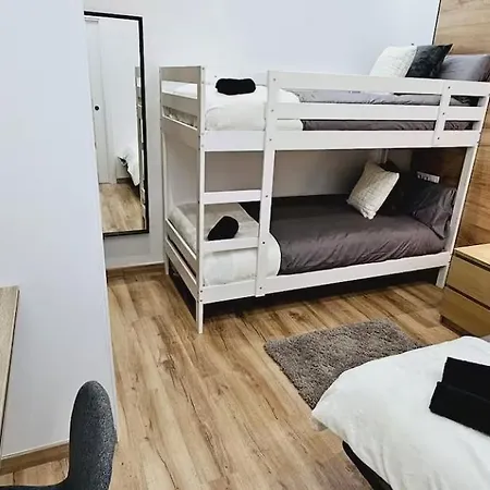 Apartment 2 Juntos Ideal Grupos Cerca Barcelona Badalona